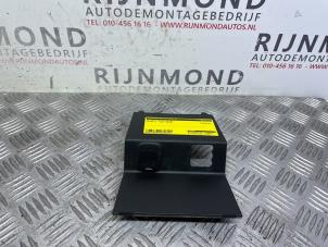 Gebruikte 12 Volt aansluiting Mazda 6 SportBreak (GJ/GH/GL) 2.2 SkyActiv-D 175 16V Prijs € 20,00 Margeregeling aangeboden door Autodemontage Rijnmond BV