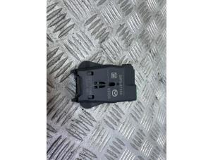 Gebruikte Sensor ACC (afstand) Mazda 6 SportBreak (GJ/GH/GL) 2.2 SkyActiv-D 175 16V Prijs € 50,00 Margeregeling aangeboden door Autodemontage Rijnmond BV