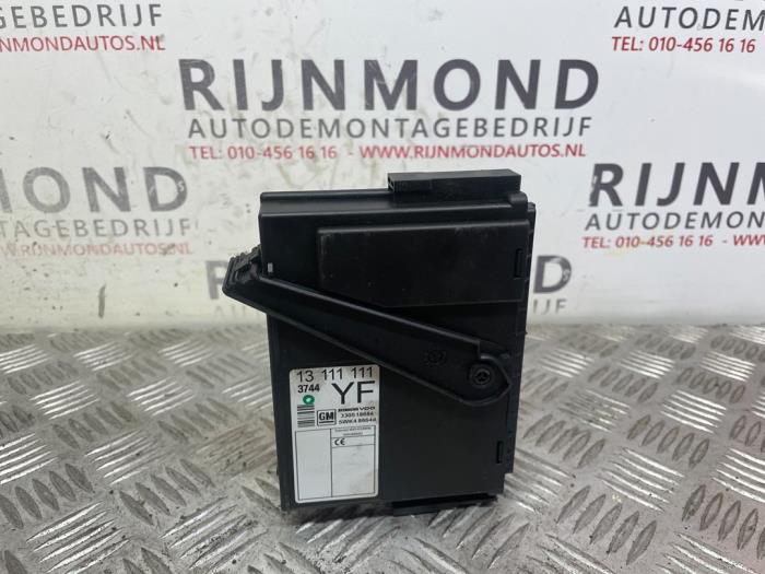 Gebruikte Bodycontrol Module Opel Zafira (M75) 1.9 CDTI Prijs € 50,00 Margeregeling aangeboden door Autodemontage Rijnmond BV