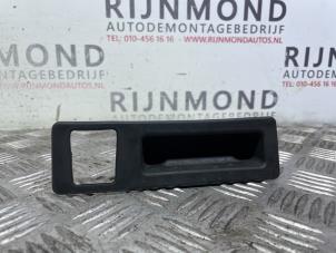 Gebruikte Achterklep Handgreep BMW 4 serie Gran Coupe (F36) 435d xDrive 3.0 24V Prijs € 24,20 Inclusief btw aangeboden door Autodemontage Rijnmond BV