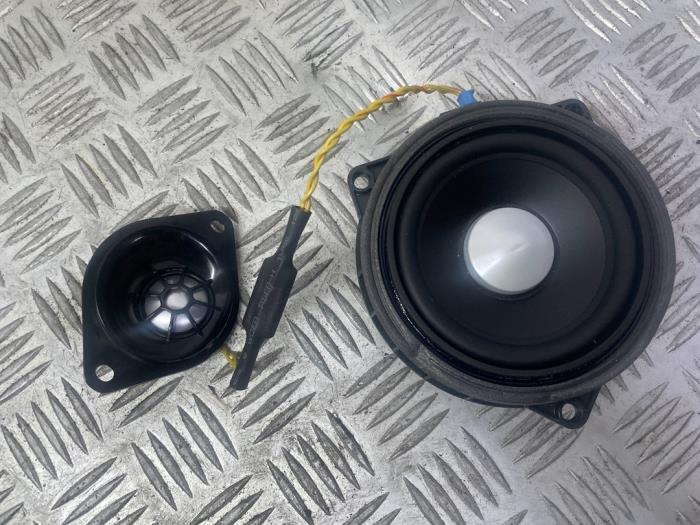 Luidspreker van een BMW 4 serie Gran Coupe (F36) 435d xDrive 3.0 24V 2016