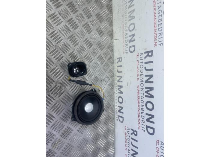 Luidspreker van een BMW 4 serie Gran Coupe (F36) 435d xDrive 3.0 24V 2016