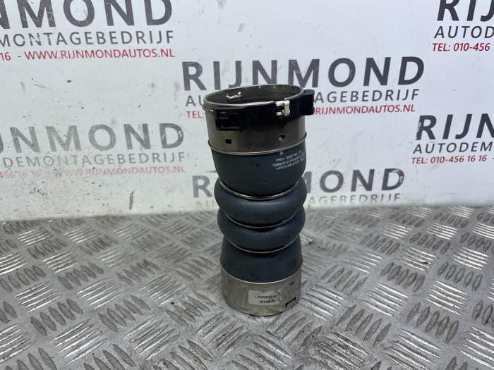 Gebruikte Intercooler Slang BMW 4 serie Gran Coupe (F36) 435d xDrive 3.0 24V Prijs € 60,50 Inclusief btw aangeboden door Autodemontage Rijnmond BV