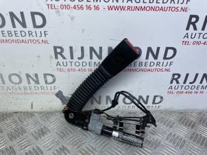 Gebruikte Veiligheidsgordel Insteek rechts-voor Mini Mini (R56) 1.6 16V Cooper Prijs op aanvraag aangeboden door Autodemontage Rijnmond BV
