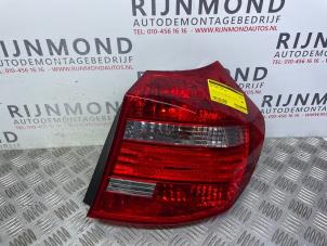 Gebruikte Achterlicht rechts BMW 1 serie (E81) 116i 2.0 16V Prijs op aanvraag aangeboden door Autodemontage Rijnmond BV