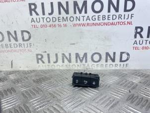 Gebruikte Schakelaar (diversen) Opel Crossland (X) 1.2 Turbo 12V Prijs € 18,15 Inclusief btw aangeboden door Autodemontage Rijnmond BV