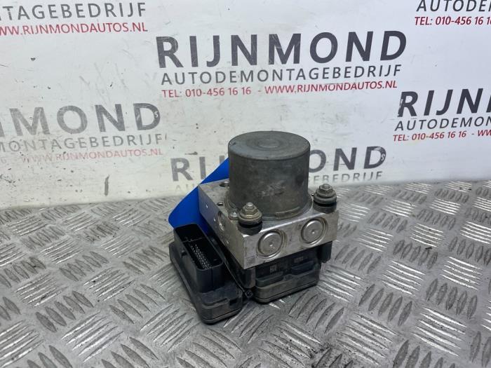 Gebruikte ABS Pomp Opel Crossland (X) 1.2 Turbo 12V Prijs € 211,75 Inclusief btw aangeboden door Autodemontage Rijnmond BV
