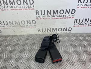Gebruikte Veiligheidsgordel Insteek links-achter Opel Crossland (X) 1.2 Turbo 12V Prijs € 24,20 Inclusief btw aangeboden door Autodemontage Rijnmond BV