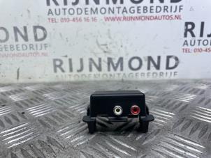 Gebruikte AUX/USB aansluiting Peugeot 308 (4A/C) 1.6 HDi Prijs € 36,30 Inclusief btw aangeboden door Autodemontage Rijnmond BV