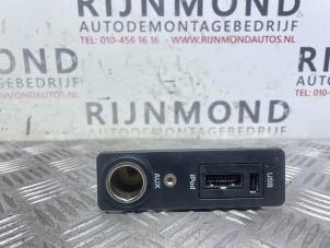 Gebruikte AUX/USB aansluiting Jaguar XF (CC9) 2.7 D V6 24V Prijs € 50,00 Margeregeling aangeboden door Autodemontage Rijnmond BV