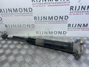 Gebruikte Schokdemper links-achter Volkswagen Polo VI (AW1) 1.0 TSI 12V Prijs op aanvraag aangeboden door Autodemontage Rijnmond BV