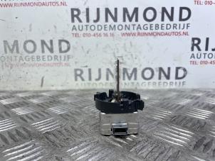 Gebruikte Xenon Lamp Jaguar XF (CC9) 3.0 D V6 24V Prijs op aanvraag aangeboden door Autodemontage Rijnmond BV