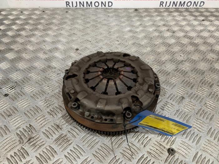 Gebruikte Vliegwiel dubbele massa Fiat Punto Evo (199) 1.3 JTD Multijet 85 16V Euro 5 Prijs op aanvraag aangeboden door Autodemontage Rijnmond BV