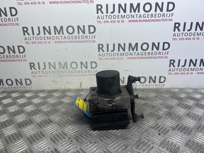 Gebruikte ABS Pomp Mercedes Vito (639.6) 2.2 109 CDI 16V Prijs € 65,00 Margeregeling aangeboden door Autodemontage Rijnmond BV