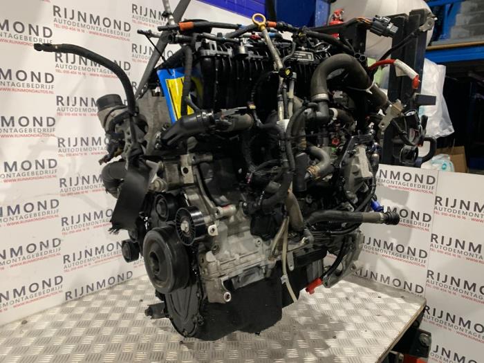 Motor van een Land Rover Discovery Sport (LC) 2.0 eD4 150 16V 2018