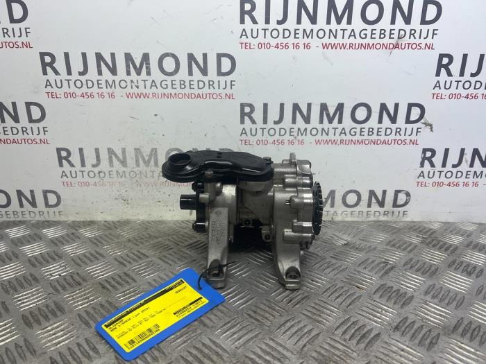 Gebruikte Oliepomp BMW 1 serie (F20) 120i 2.0 16V Prijs € 151,25 Inclusief btw aangeboden door Autodemontage Rijnmond BV