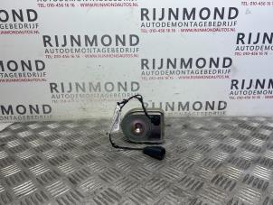 Gebruikte Alarm sirene Landrover Discovery Sport (LC) 2.0 eD4 150 16V Prijs € 48,40 Inclusief btw aangeboden door Autodemontage Rijnmond BV