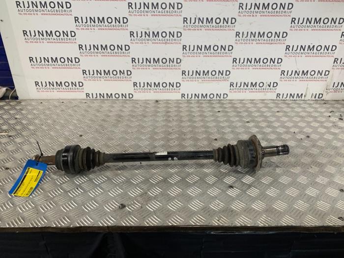 Gebruikte Aandrijfas rechts-achter BMW 5 serie (F10) 530d 24V Prijs € 181,50 Inclusief btw aangeboden door Autodemontage Rijnmond BV