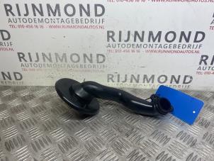 Gebruikte Olie vulpijp BMW X6M (E71/72) 4.4i V8 Turbo 32V Prijs € 72,60 Inclusief btw aangeboden door Autodemontage Rijnmond BV