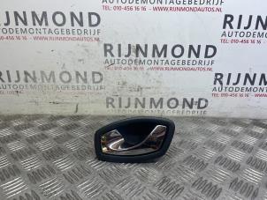 Gebruikte Deurgreep 2Deurs links Opel Vivaro 1.6 CDTI BiTurbo 120 Prijs op aanvraag aangeboden door Autodemontage Rijnmond BV