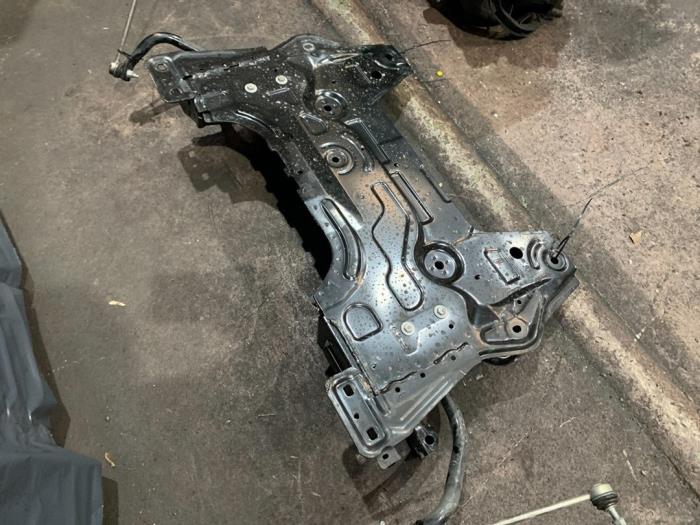 Subframe van een Opel Mokka 1.2 Turbo 12V 2022