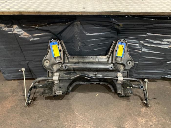 Subframe van een Opel Mokka 1.2 Turbo 12V 2022