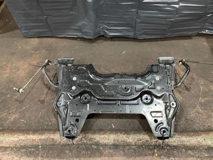Subframe van een Opel Mokka 1.2 Turbo 12V 2022