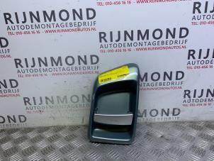 Gebruikte Portiergreep 2Deurs rechts Peugeot 1007 (KM) 1.4 Prijs op aanvraag aangeboden door Autodemontage Rijnmond BV