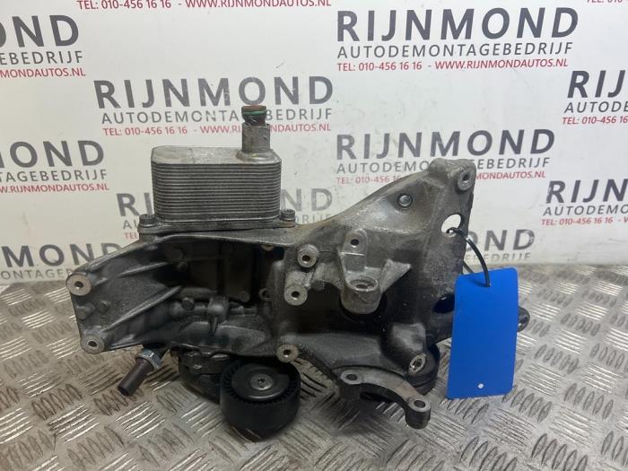 Gebruikte Dynamosteun onder Audi A5 Cabrio (8F7) 2.0 TFSI 16V Prijs op aanvraag aangeboden door Autodemontage Rijnmond BV