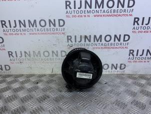 Gebruikte Kachel Ventilatiemotor Peugeot 207/207+ (WA/WC/WM) 1.4 16V VTi Prijs € 9,00 Margeregeling aangeboden door Autodemontage Rijnmond BV