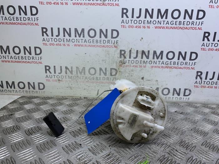 Gebruikte Benzinepomp Ford Fiesta 6 (JA8) 1.0 EcoBoost 12V 100 Prijs op aanvraag aangeboden door Autodemontage Rijnmond BV