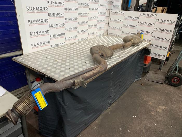 Gebruikte Uitlaat Tussenpijp Mercedes C (W205) C-200 2.0 CGI 16V Prijs € 907,50 Inclusief btw aangeboden door Autodemontage Rijnmond BV