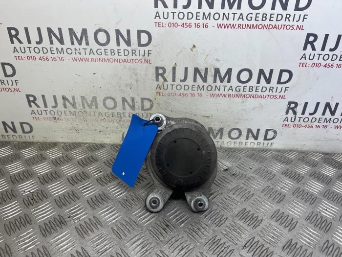 Gebruikte Motorrubber Mercedes C (W205) C-200 2.0 CGI 16V Prijs € 36,30 Inclusief btw aangeboden door Autodemontage Rijnmond BV