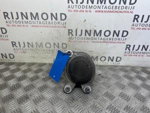 Gebruikte Motorrubber Mercedes C (W205) C-200 2.0 CGI 16V Prijs € 36,30 Inclusief btw aangeboden door Autodemontage Rijnmond BV