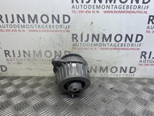 Gebruikte Motorrubber Mercedes C (W205) C-200 2.0 CGI 16V Prijs € 36,30 Inclusief btw aangeboden door Autodemontage Rijnmond BV