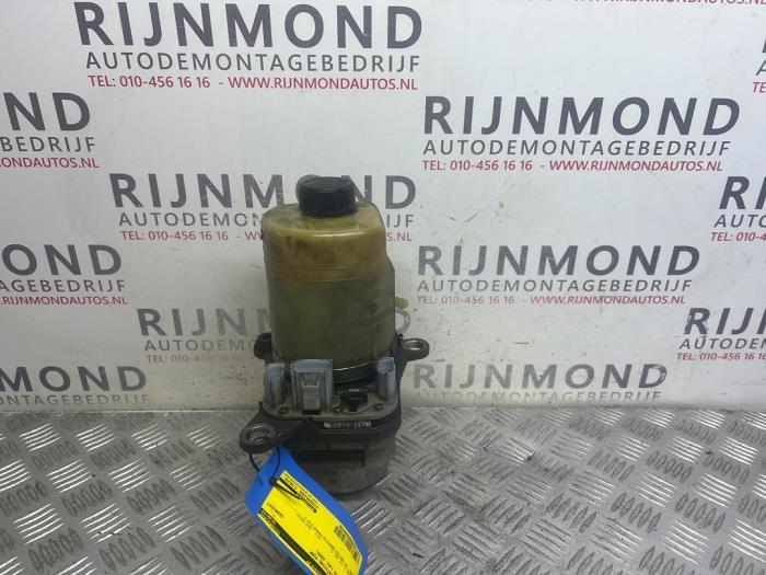 Gebruikte Servopomp Ford Focus 2 Wagon 2.0 TDCi 16V Prijs op aanvraag aangeboden door Autodemontage Rijnmond BV