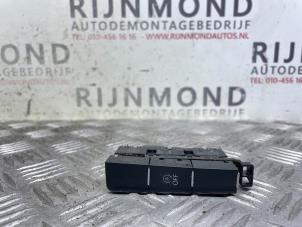 Gebruikte Start/Stop schakelaar div. Volkswagen Golf VII (AUA) 1.2 TSI 16V Prijs € 10,00 Margeregeling aangeboden door Autodemontage Rijnmond BV