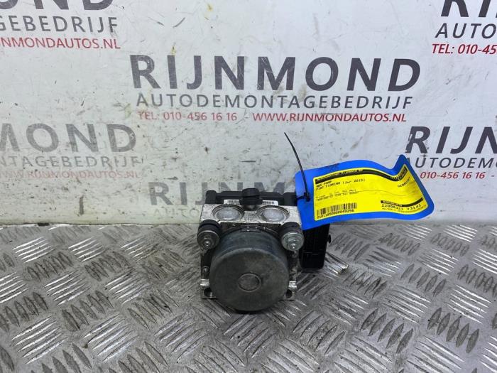 Gebruikte ABS Pomp Fiat Fiorino (225) 1.3 D 16V Multijet Prijs € 30,00 Margeregeling aangeboden door Autodemontage Rijnmond BV