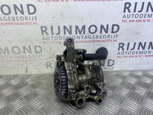 Gebruikte Oliepomp Volkswagen Golf VII (AUA) 2.0 GTD 16V Prijs € 125,00 Margeregeling aangeboden door Autodemontage Rijnmond BV