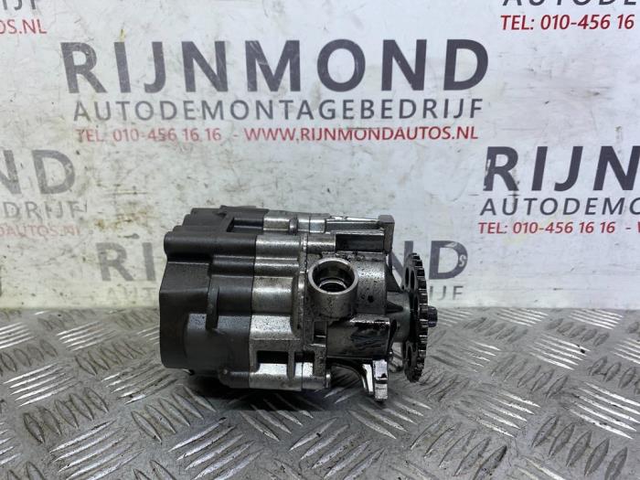 Gebruikte Oliepomp Mercedes E (W213) E-220d 2.0 Turbo 16V Prijs € 151,25 Inclusief btw aangeboden door Autodemontage Rijnmond BV