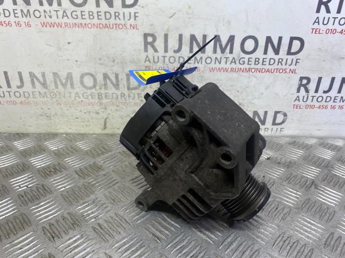 Dynamo van een Opel Combo 1.3 CDTI 16V ecoFlex 2014