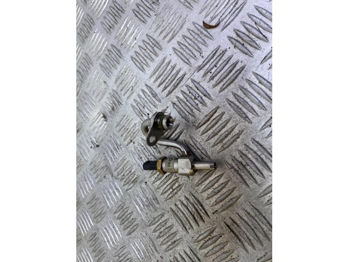 Gebruikte Druksensor Mercedes E (W213) E-220d 2.0 Turbo 16V Prijs € 36,30 Inclusief btw aangeboden door Autodemontage Rijnmond BV