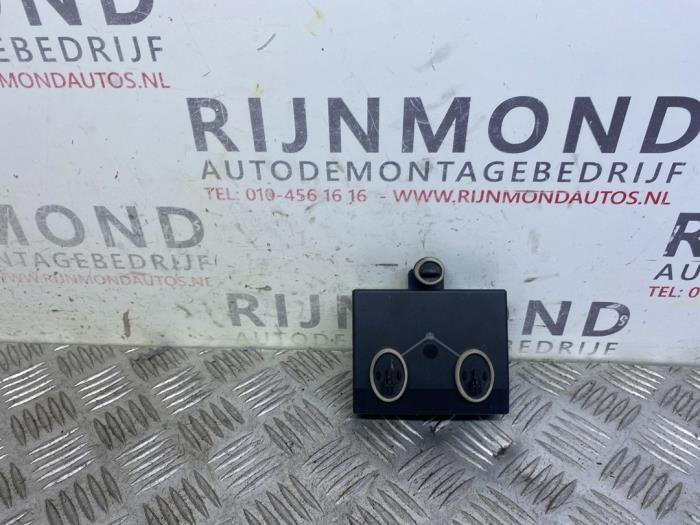 Gebruikte Deur module Audi A3 Sportback (8VA/8VF) 1.6 TDI 16V Prijs € 36,30 Inclusief btw aangeboden door Autodemontage Rijnmond BV