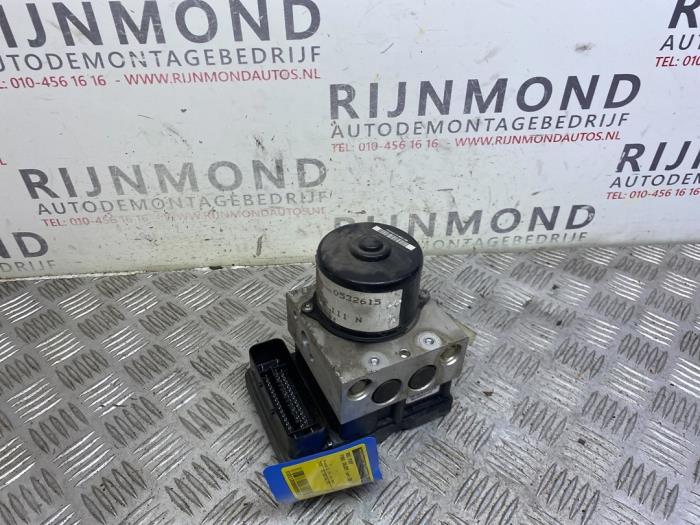 Gebruikte ABS Pomp Ford Galaxy (WGR) 2.0 Prijs op aanvraag aangeboden door Autodemontage Rijnmond BV