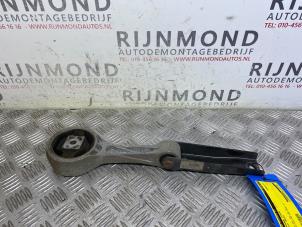 Gebruikte Versnellingsbak Steun Volkswagen Polo V (6R) 1.0 12V BlueMotion Technology Prijs op aanvraag aangeboden door Autodemontage Rijnmond BV