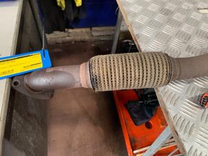 Gebruikte Uitlaat Middendemper Opel Corsa E 1.4 16V Prijs op aanvraag aangeboden door Autodemontage Rijnmond BV