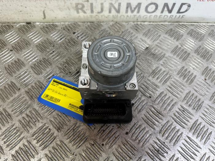 Gebruikte ABS Pomp Mazda 3 (BM/BN) 2.2 SkyActiv-D 150 16V Prijs € 145,20 Inclusief btw aangeboden door Autodemontage Rijnmond BV