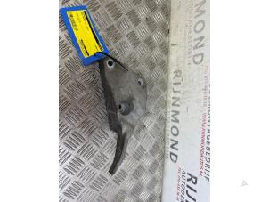 Gebruikte Motorsteun Opel Astra J (PC6/PD6/PE6/PF6) 1.7 CDTi 16V 110 Prijs € 30,00 Margeregeling aangeboden door Autodemontage Rijnmond BV