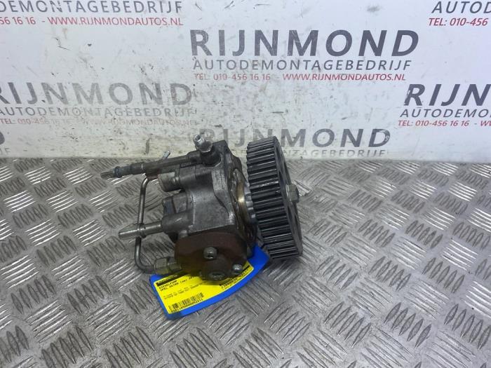 Gebruikte Dieselpomp Opel Astra J Sports Tourer (PD8/PE8/PF8) 1.7 CDTi 16V Prijs € 200,00 Margeregeling aangeboden door Autodemontage Rijnmond BV