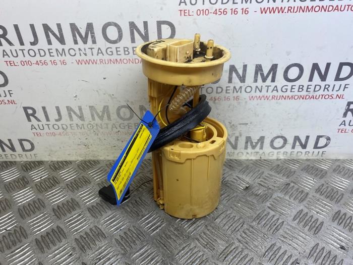 Gebruikte Dieselpomp Volkswagen Transporter T5 2.0 TDI DRF Prijs € 100,00 Margeregeling aangeboden door Autodemontage Rijnmond BV